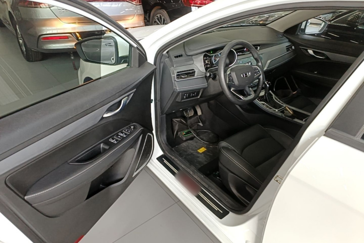 GEELY Emgrand 2021 car image #12