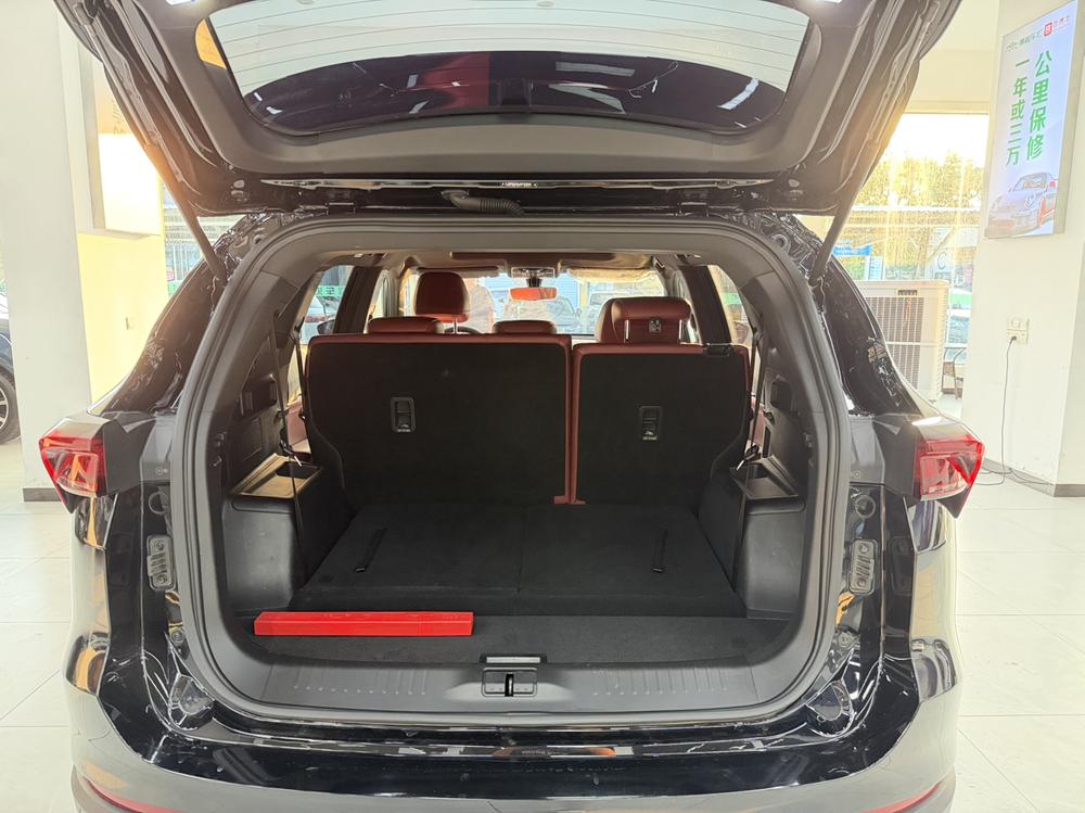 Jetour X70 PLUS 2023 car image #12