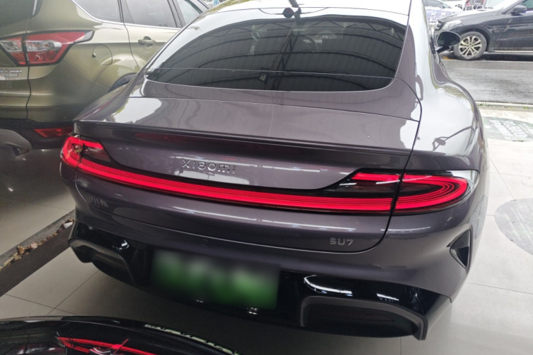 MI SU7 2025 immagine di auto #6