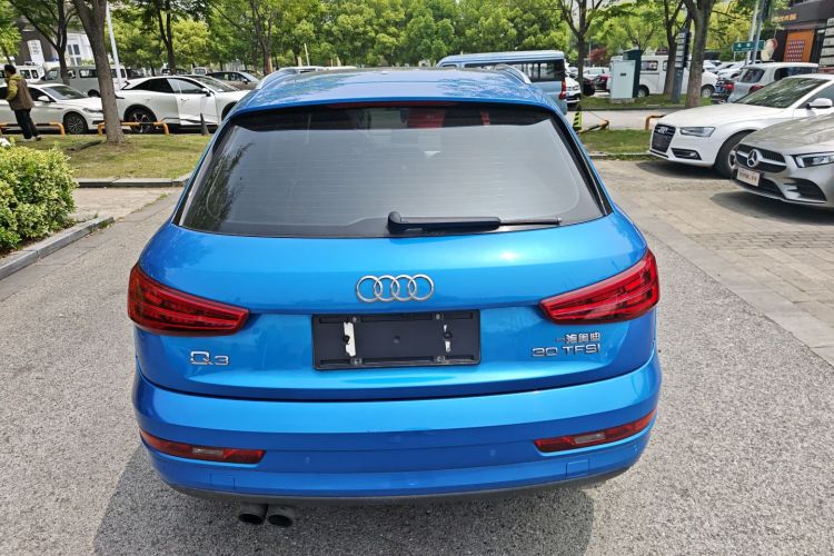 Audi Q3 2018 car image #6