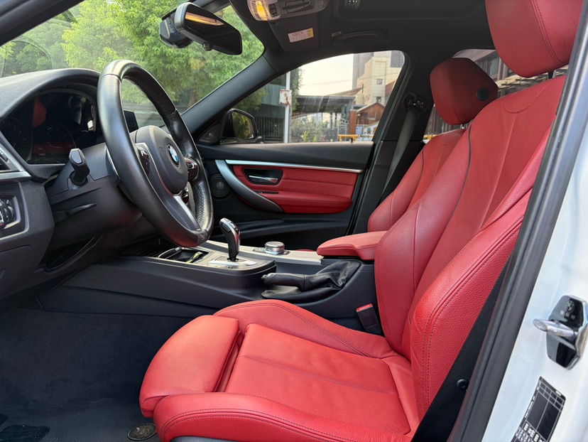 BMW 3 Series 2019 car image #3