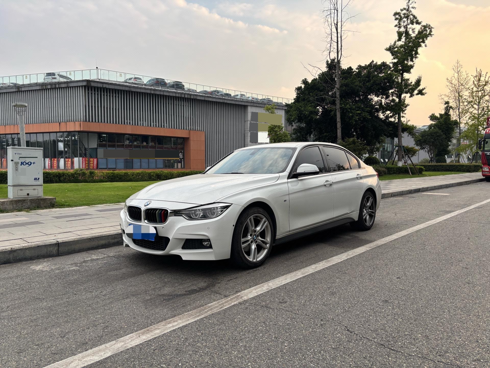 BMW 3 Series 2018 BMW 3 Series 2018 car image
