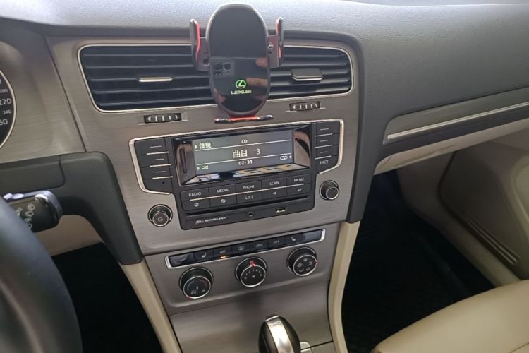 Volkswagen Golf 2014 car image #13