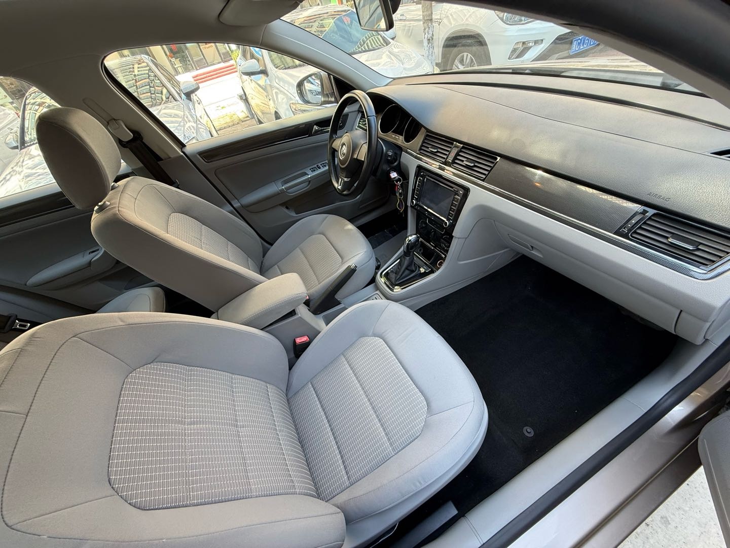 Volkswagen Bora 2015 صورة سيارة #8