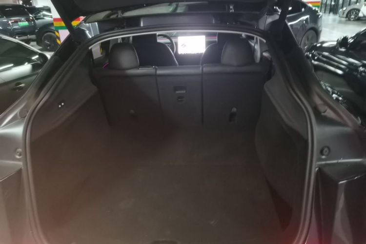 Tesla Model Y 2025 #19 Tesla Model Y 2025 car image #19