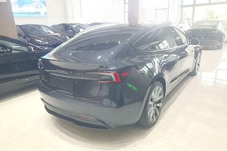 Tesla Model 3 2025 car image #7