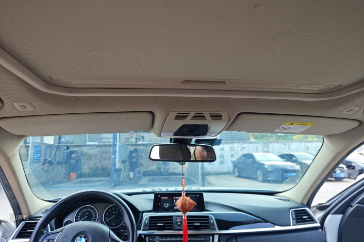 BMW 3 Series 2019 car image #20
