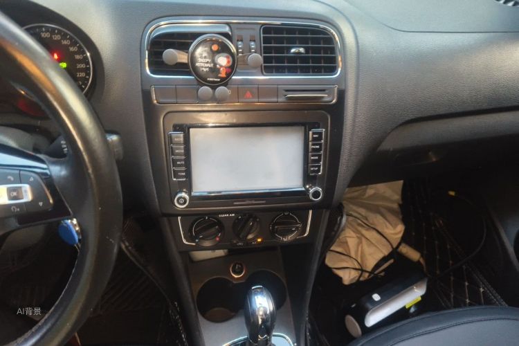 Volkswagen Polo 2016 car image #15