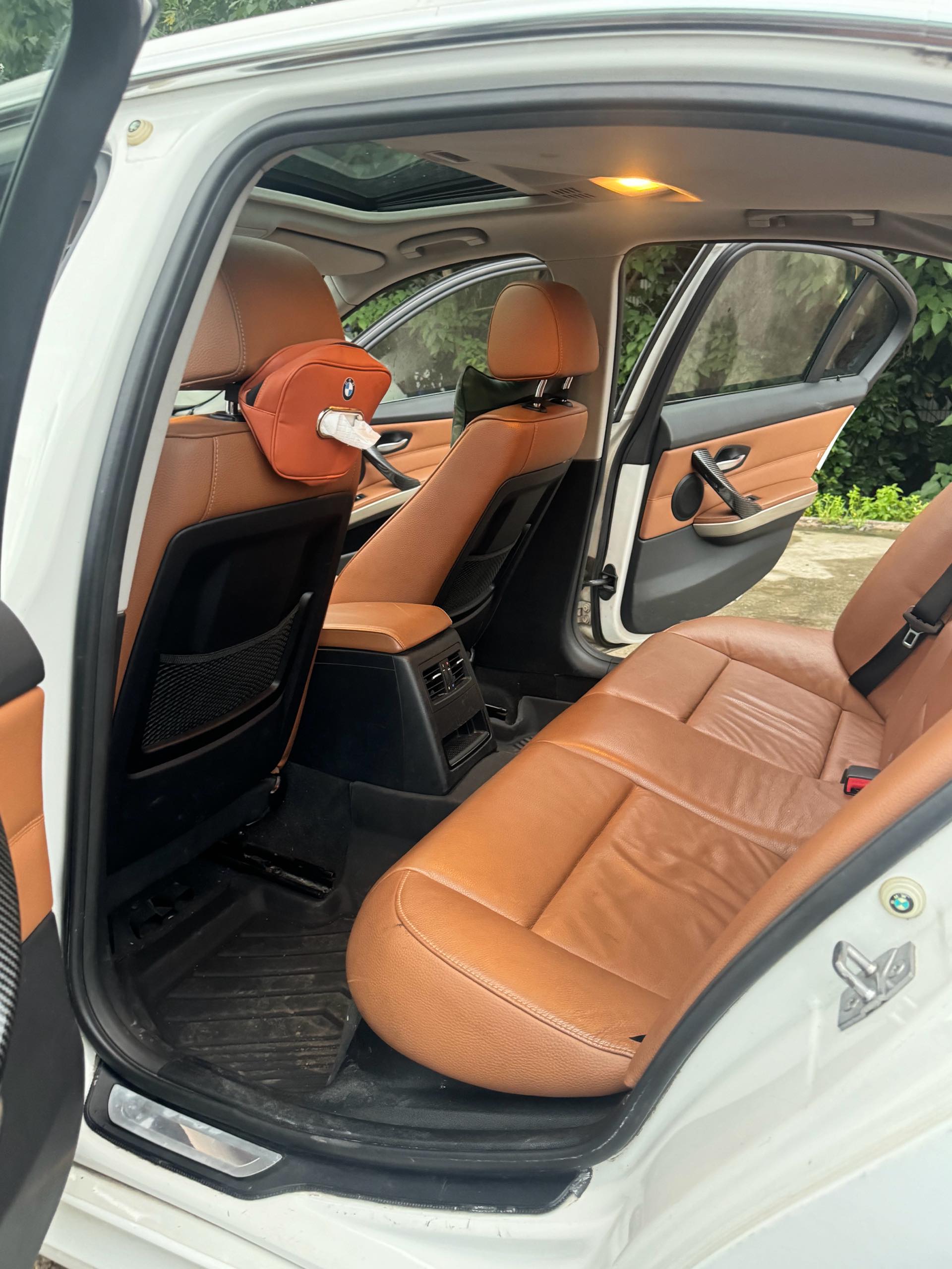 BMW 3 Series (Imported) 2010 car image #8