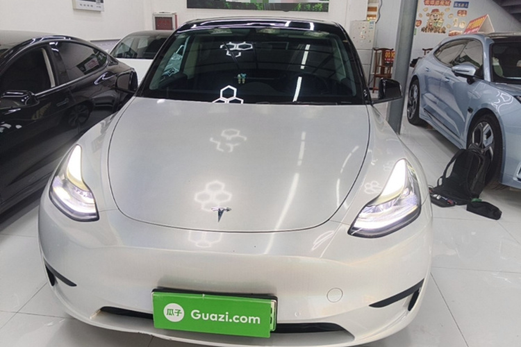Tesla Model Y 2022 car image #3
