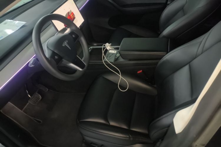 Tesla Model Y 2024 car image #15