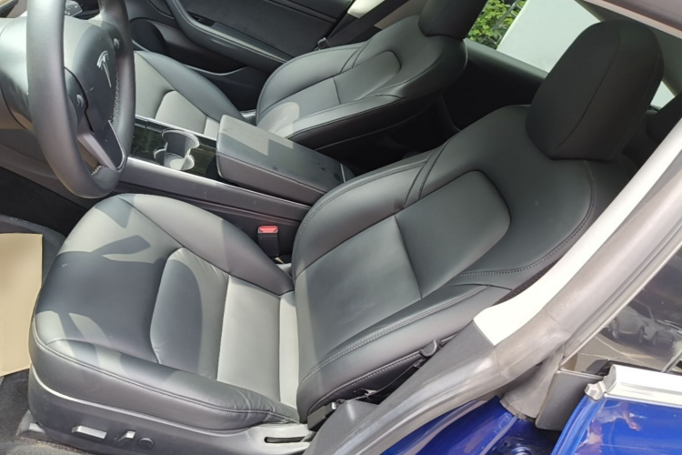 Tesla Model 3 2020 car image #19