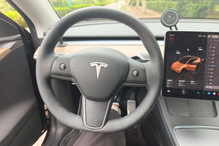 Tesla Model Y 2023 #11 Tesla Model Y 2023 car image #11