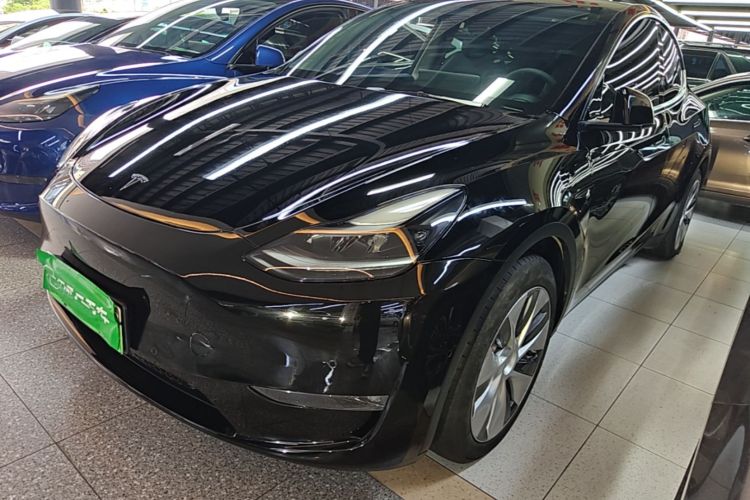 Tesla Model Y 2023 #2 Tesla Model Y 2023 car image #2