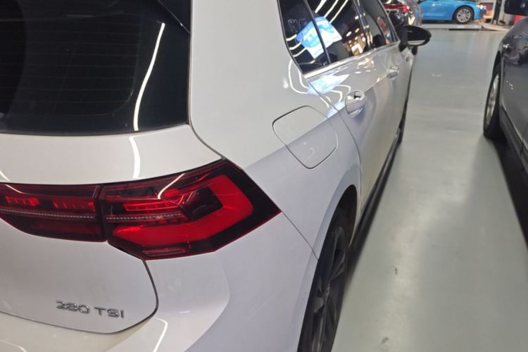 Volkswagen Golf 2025 car image #8