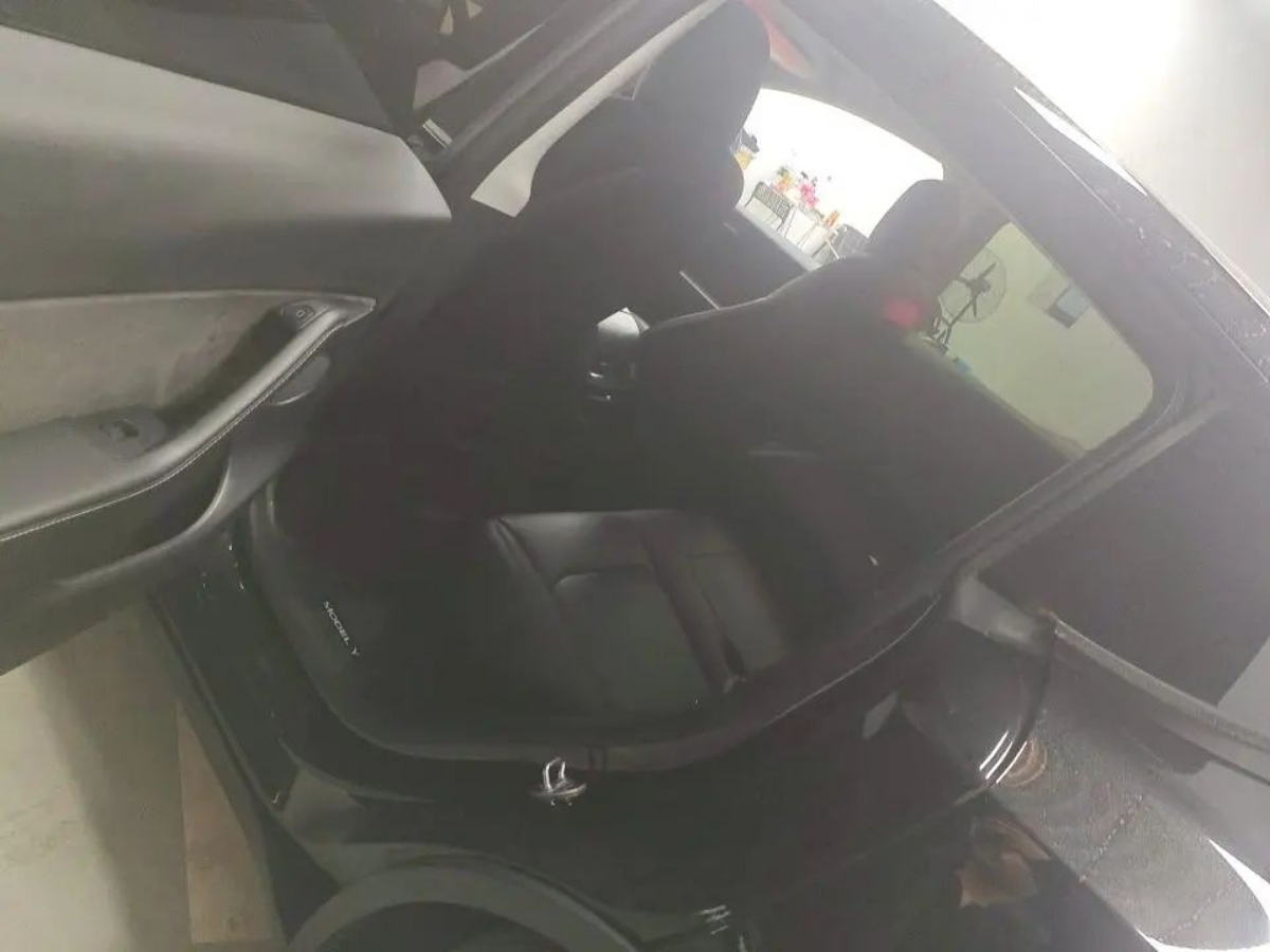 Tesla Model Y 2022 #5 Tesla Model Y 2022 car image #5