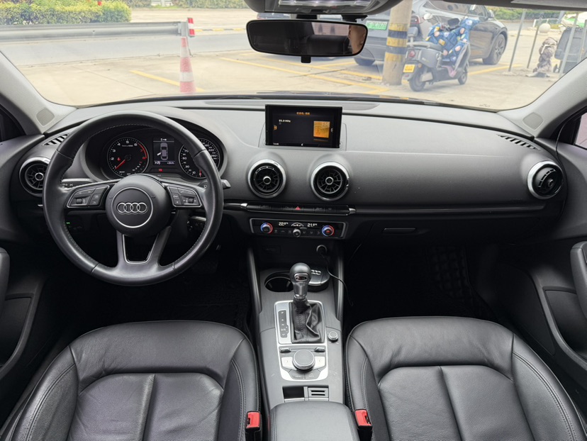 Audi A3 2018 car image #7