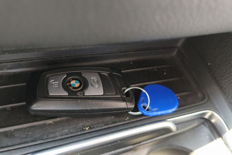 BMW 3 Series 2019 #11 BMW 3 Series 2019 car image #11