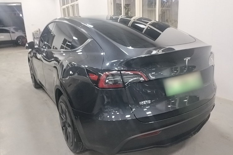 Tesla Model Y 2024 immagine di auto #5