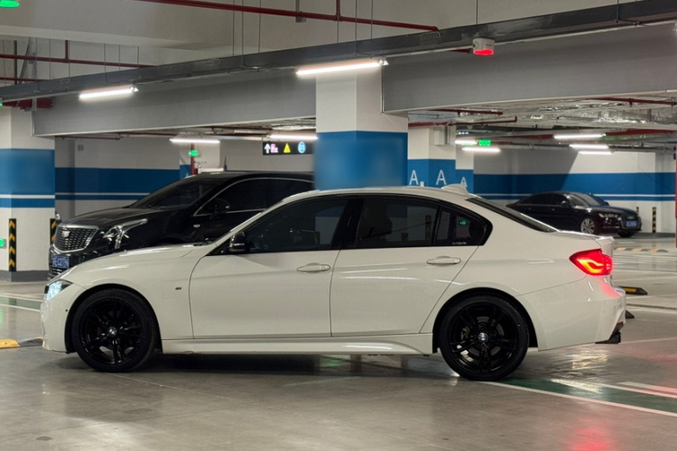 BMW 3 Series 2019 car image #7