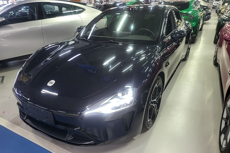 MI SU7 2025 car image #2
