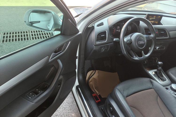 Audi Q3 2017 #16 Audi Q3 2017 car image #16