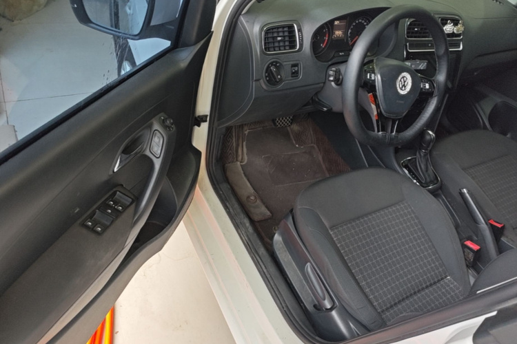 Volkswagen Polo 2016 #16 Volkswagen Polo 2016 car image #16