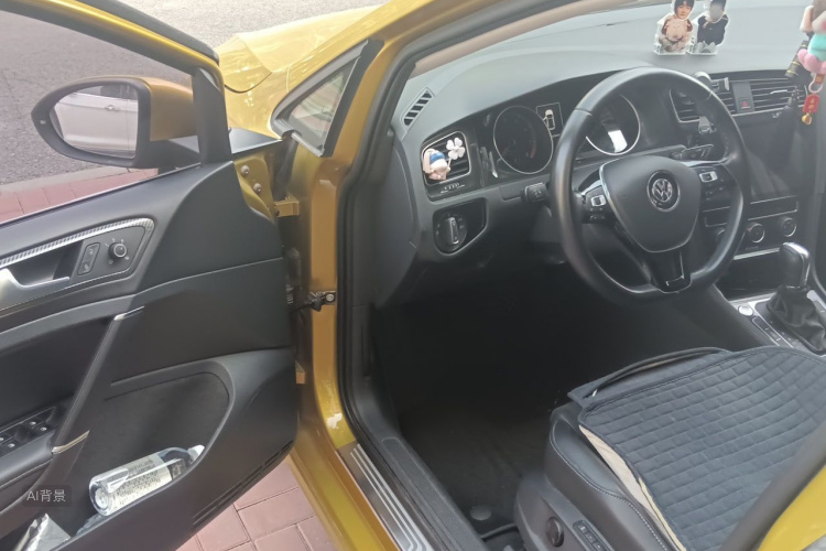 Volkswagen Golf 2018 car image #18