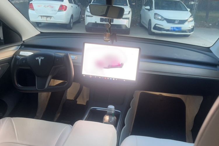 Tesla Model Y 2022 #11 Tesla Model Y 2022 immagine di auto #11