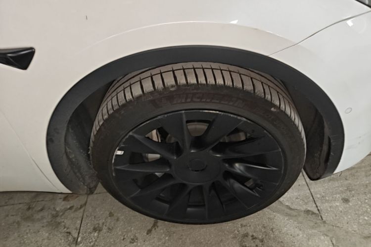 Tesla Model Y 2023 #9 Tesla Model Y 2023 car image #9