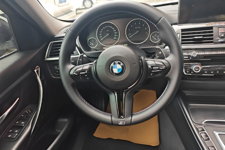 BMW 3 Series 2019 #11 BMW 3 Series 2019 car image #11