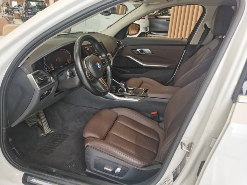 BMW 3 Series 2021 immagine di auto #7