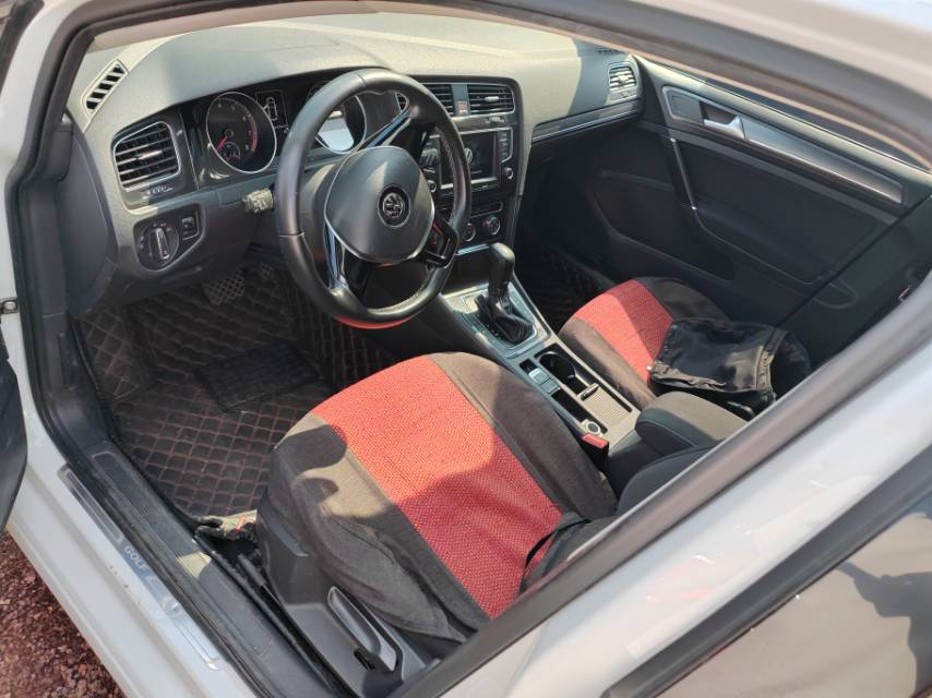 Volkswagen Golf 2017 car image #2