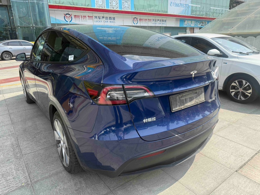Tesla Model Y 2022 #8 Tesla Model Y 2022 car image #8
