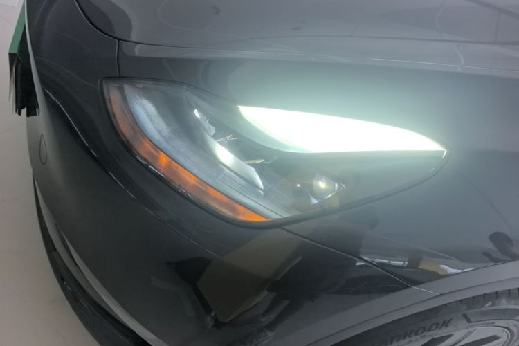 Tesla Model Y 2024 car image #24