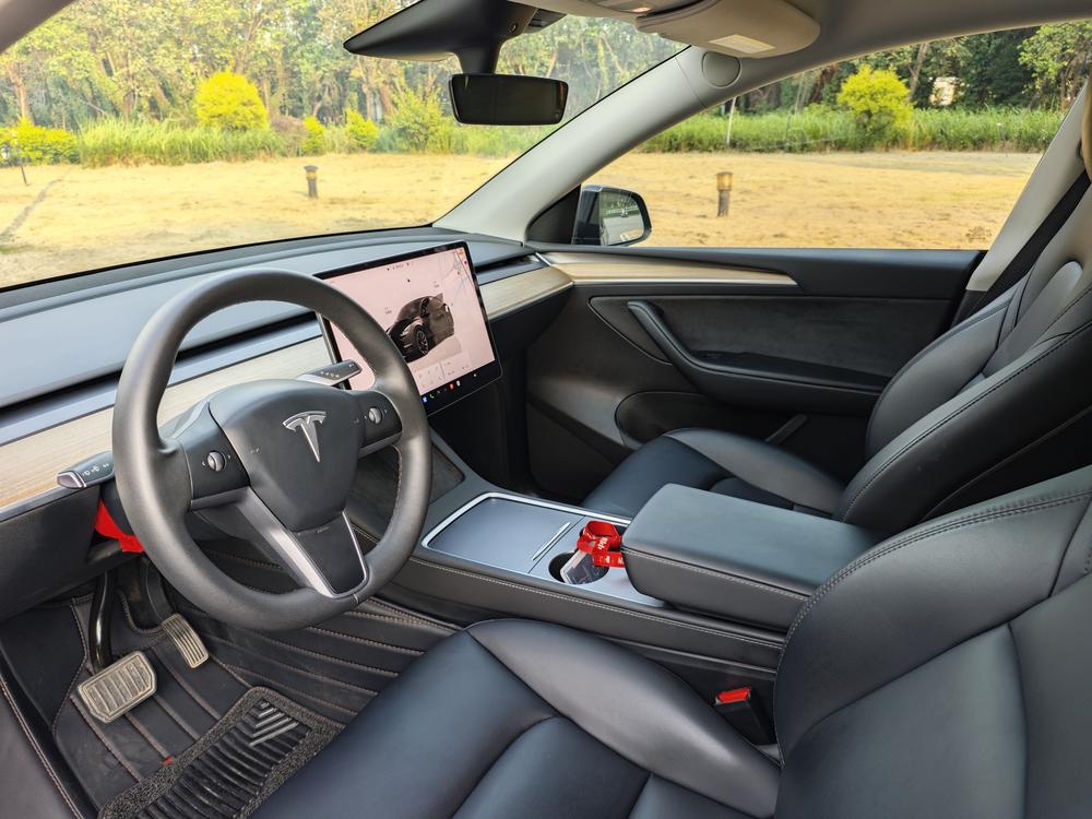 Tesla Model Y 2023 #11 Tesla Model Y 2023 car image #11