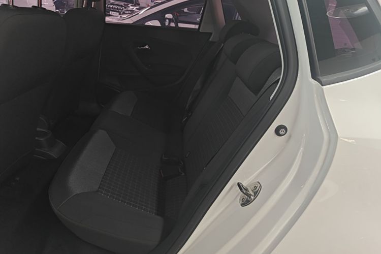 Volkswagen Polo 2016 #17 Volkswagen Polo 2016 car image #17