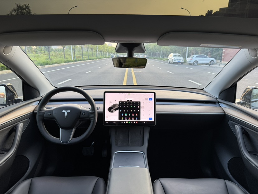Tesla Model Y 2021 #5 Tesla Model Y 2021 car image #5