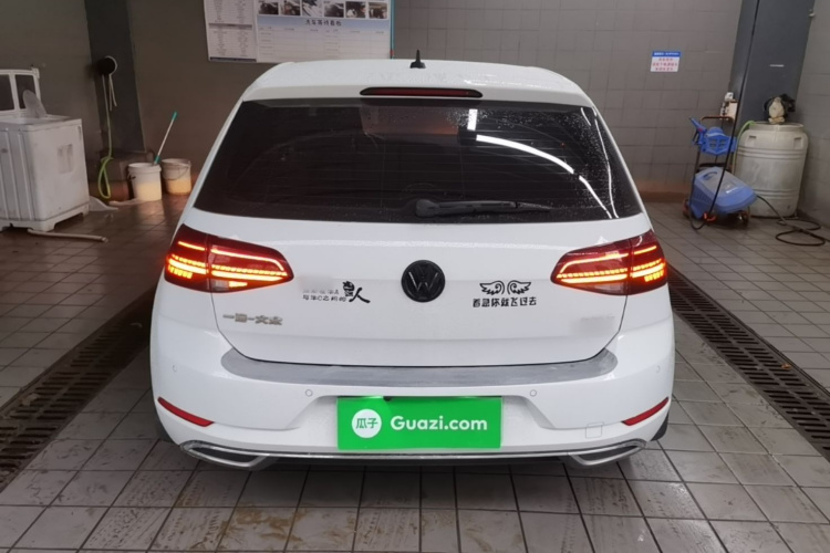 Volkswagen Golf 2019 car image #6