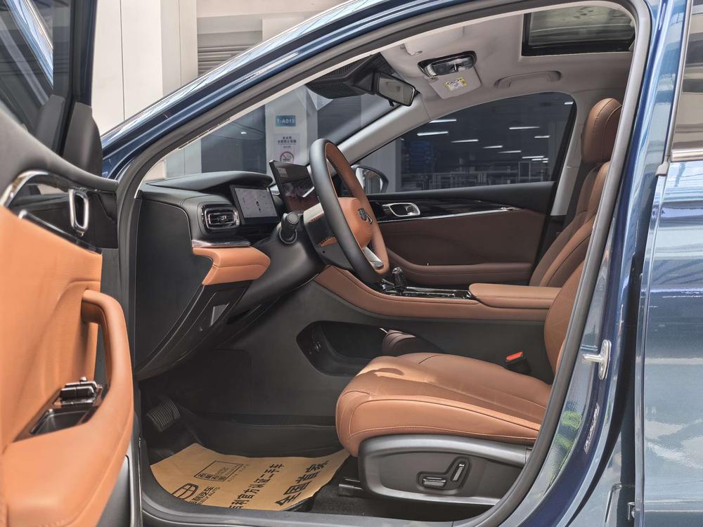 GEELY Emgrand 2025 car image #14