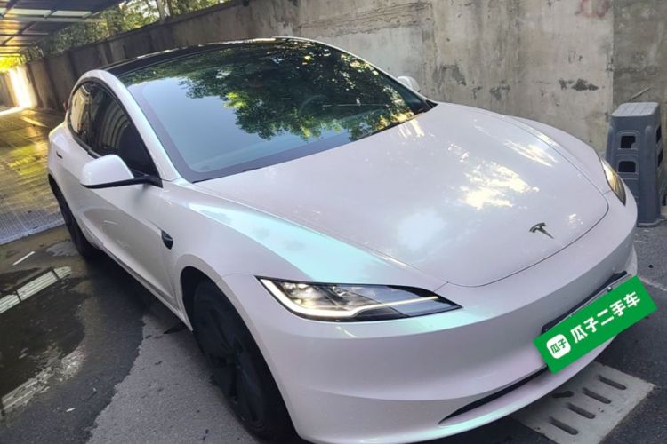 Tesla Model 3 2024 car image #4
