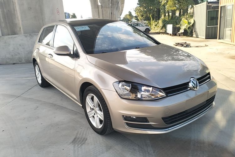 Volkswagen Golf 2017 car image #4