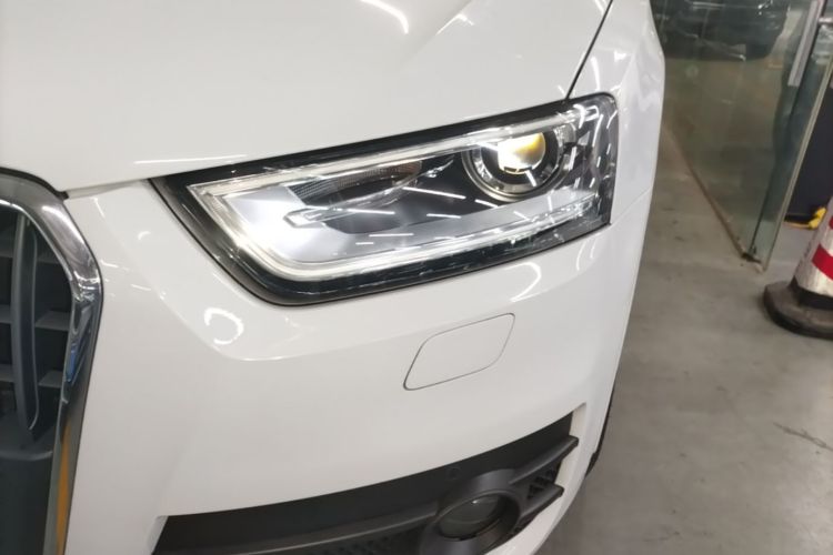 Audi Q3 2015 car image #23