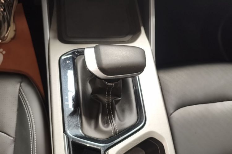 GEELY Emgrand 2022 car image #14