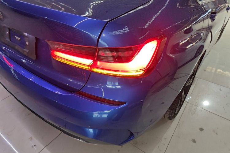 BMW 3 Series 2020 car image #8