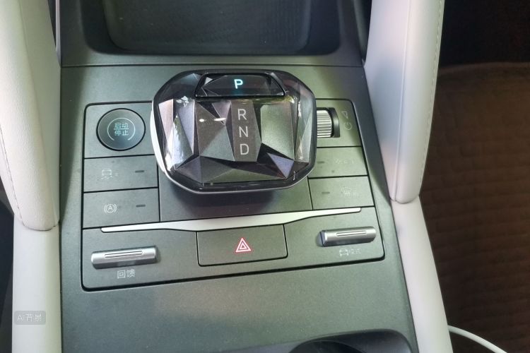 BYD YuanUP 2024 #16 BYD YuanUP 2024 car image #16