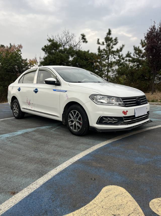 Volkswagen Santana 2019 car image #2