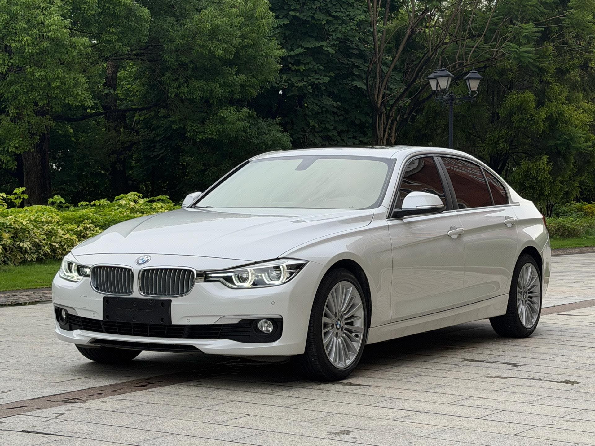 BMW 3 Series 2018 BMW 3 Series 2018 car image