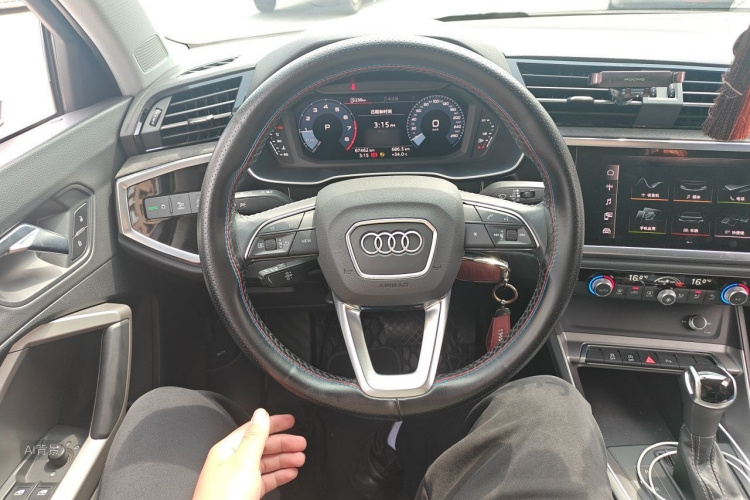 Audi Q3 2021 #12 Audi Q3 2021 car image #12