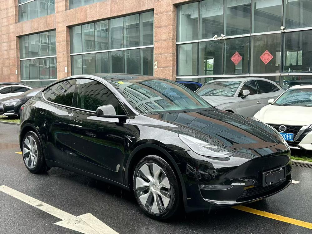 Tesla Model Y 2021 car image #3